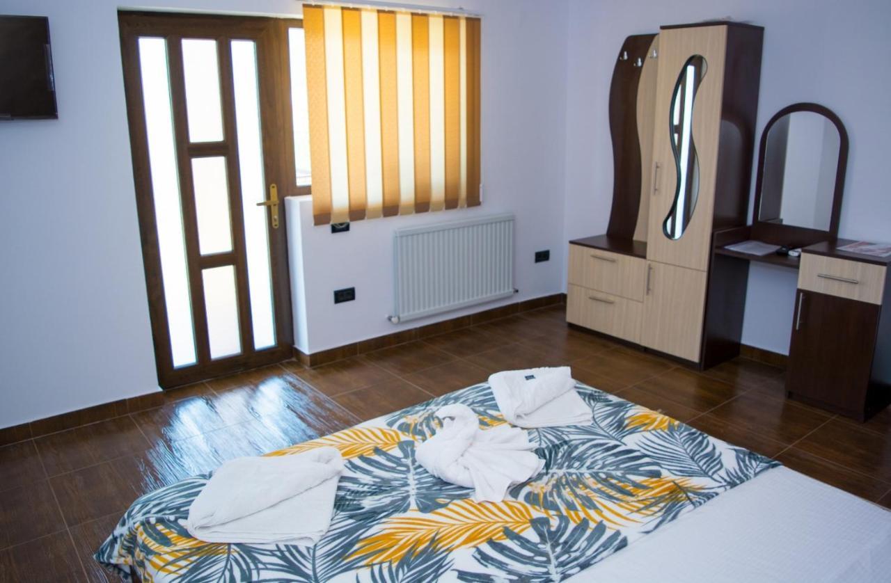 Casa Erk Bed & Breakfast Calimanesti Exterior photo